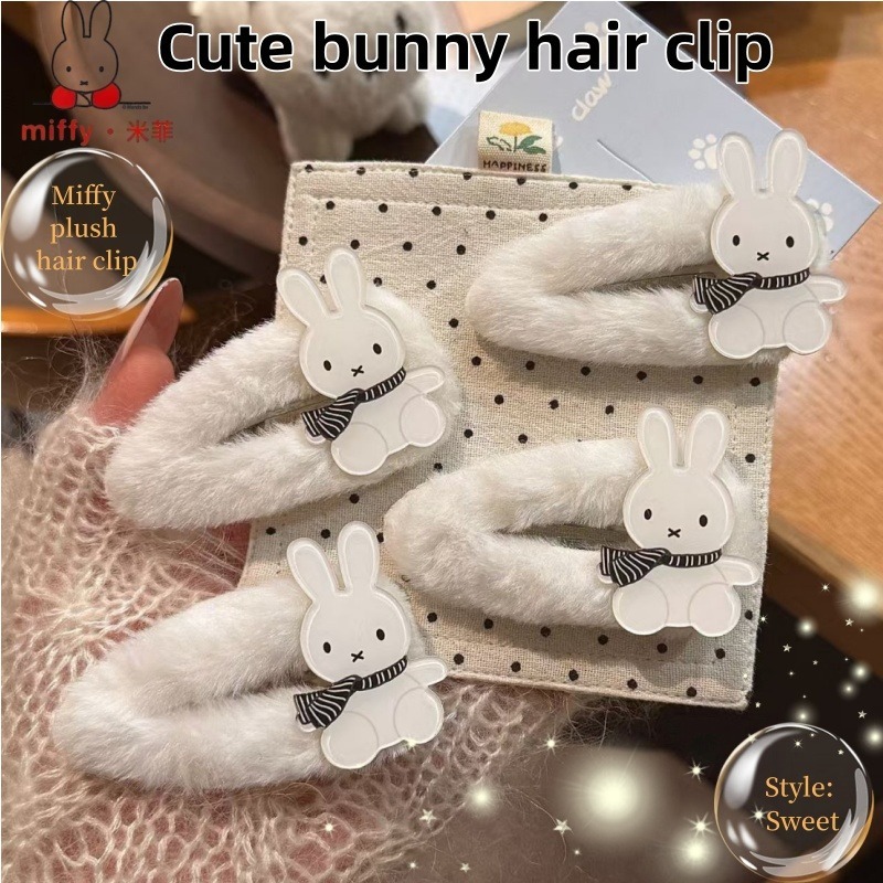Lichtgroene klip met een vierb - Hair Bundles recensie en prijs